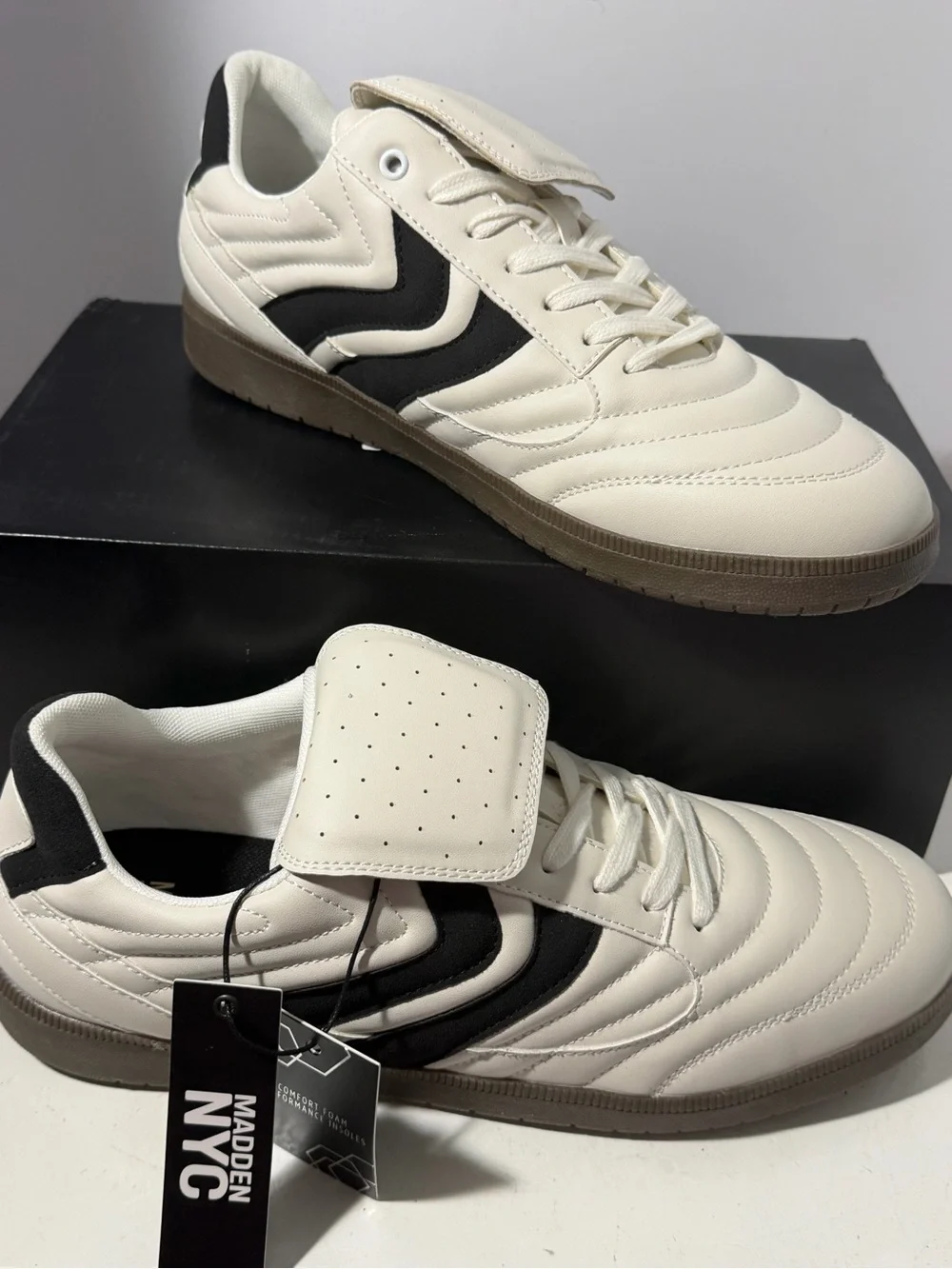 Men's Cream and Black Low-Top Steve Madden Sneakers